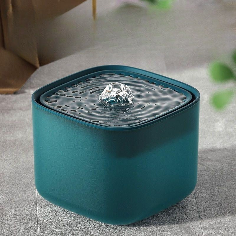 Circulating Cat Water Fountain — 3L Filtered, Auto-Pump